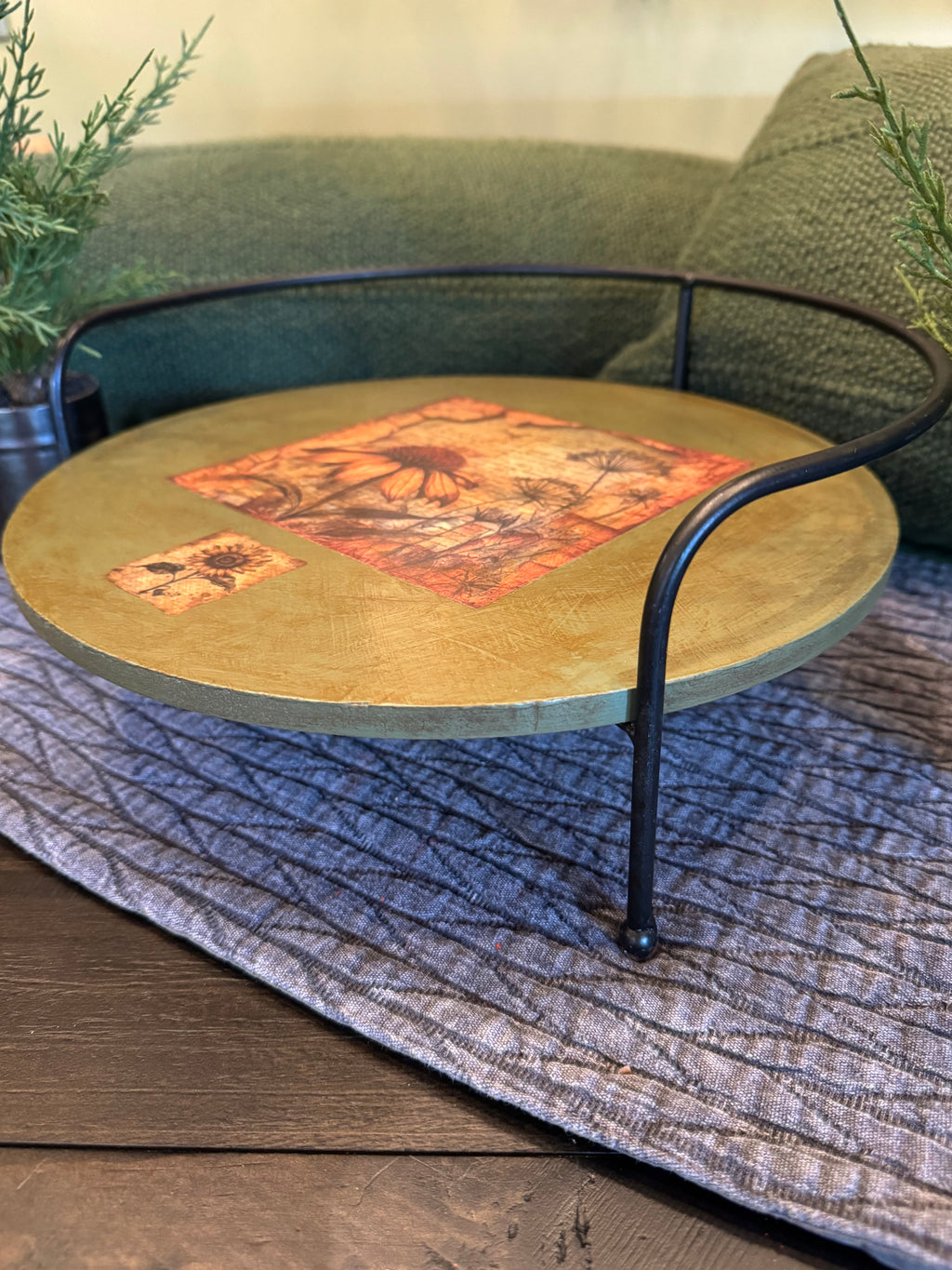 Vintage Sunflower Riser Stand | Rustic Farmhouse Table Decor
