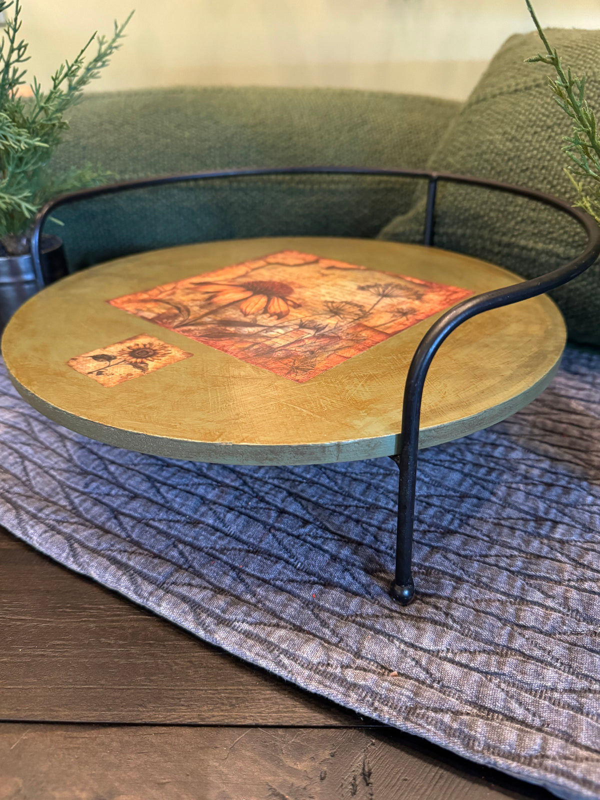 Vintage Sunflower Riser Stand | Rustic Farmhouse Table Decor