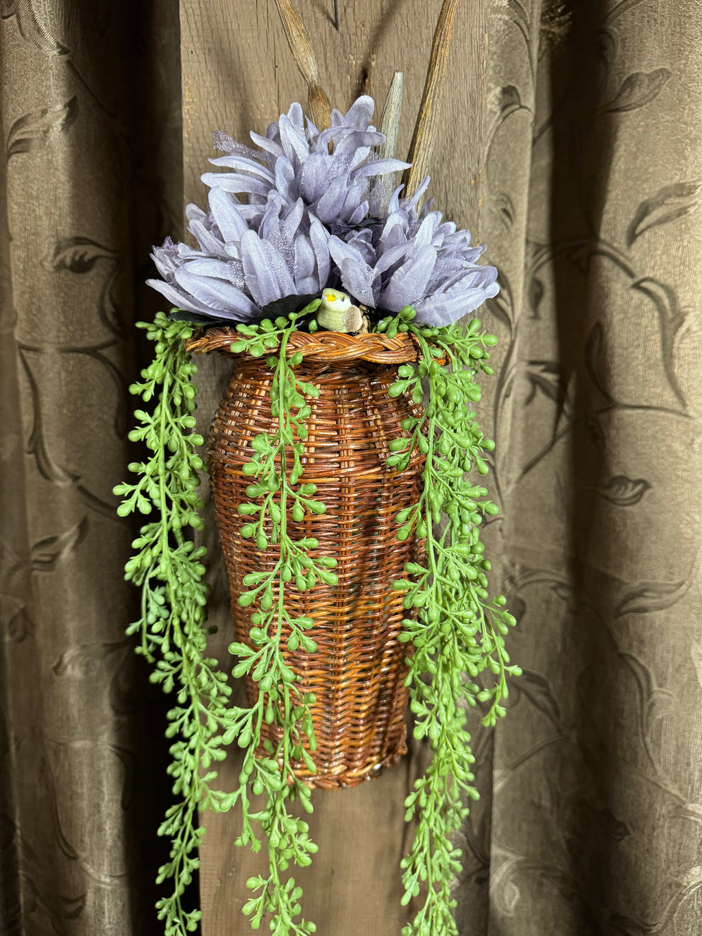 Wicker Wall Basket w/floral