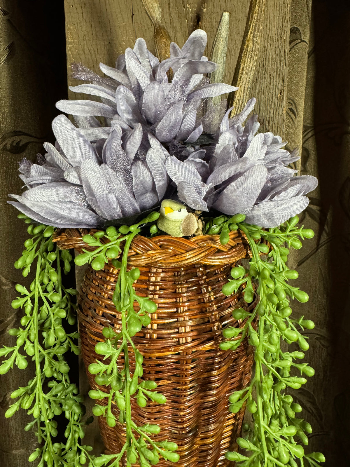 Wicker Wall Basket w/floral