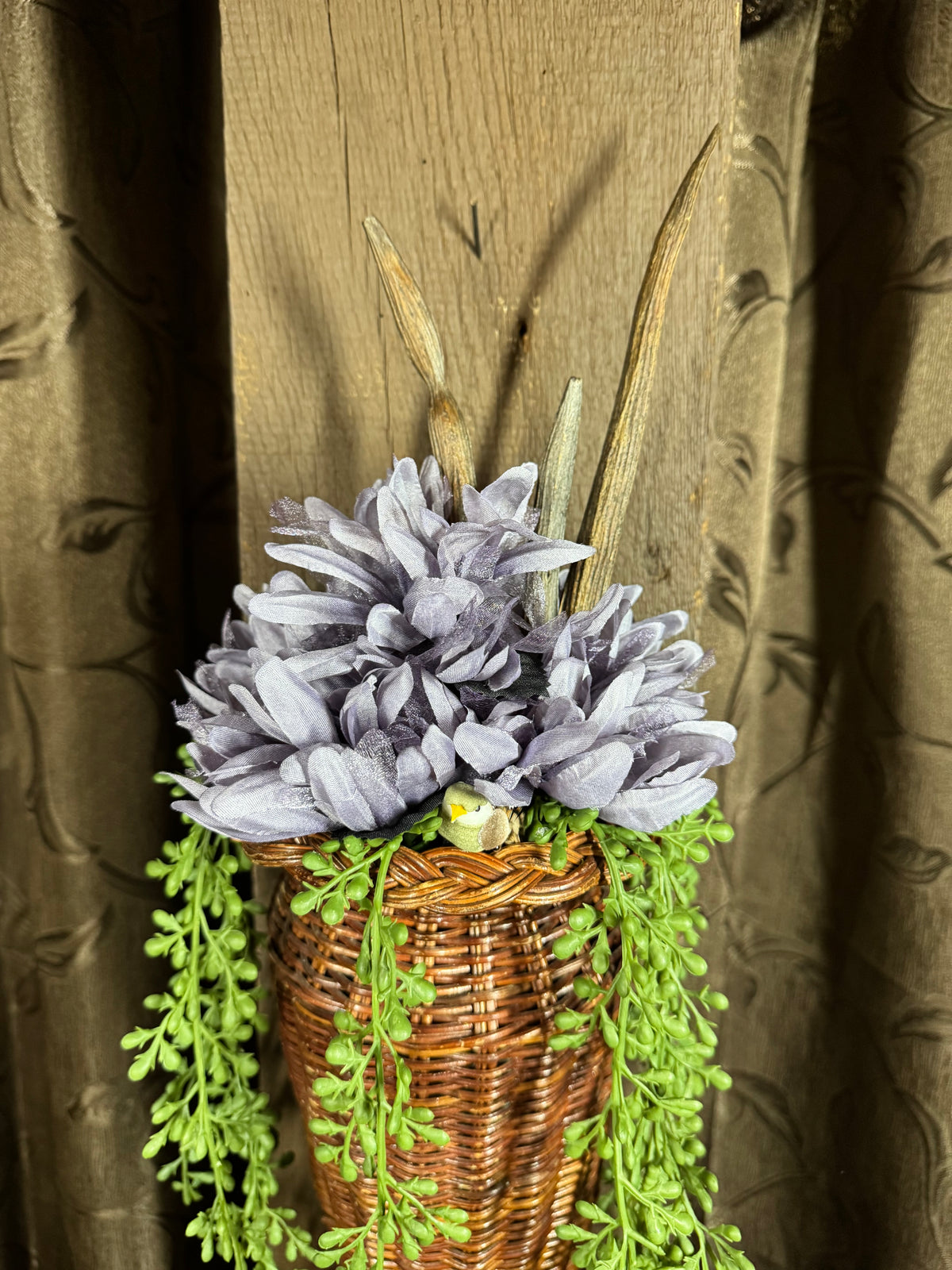 Wicker Wall Basket w/floral