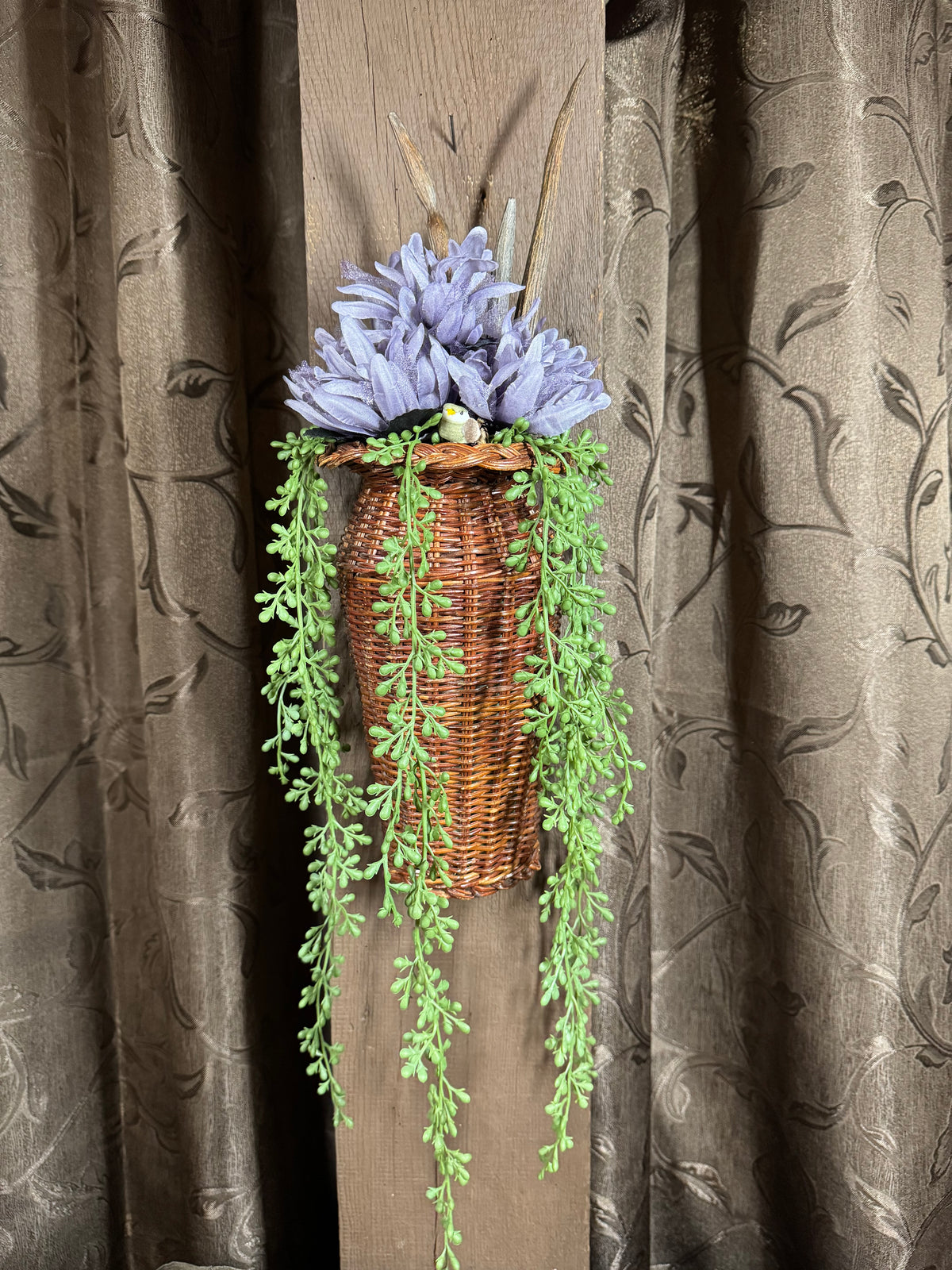 Wicker Wall Basket w/floral