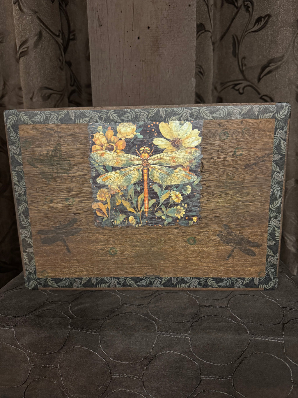 Butterfly Riser cutting board