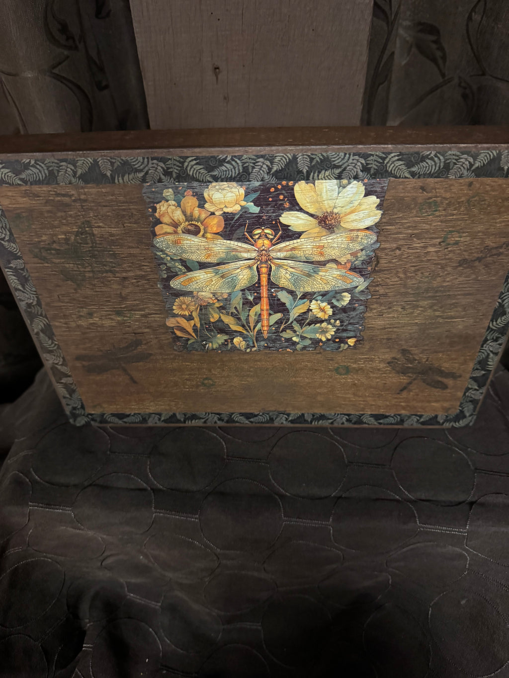 Butterfly Riser cutting board