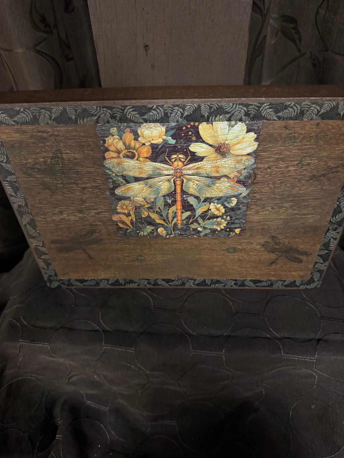 Butterfly Riser cutting board
