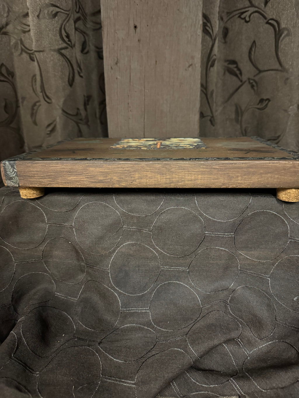 Butterfly Riser cutting board