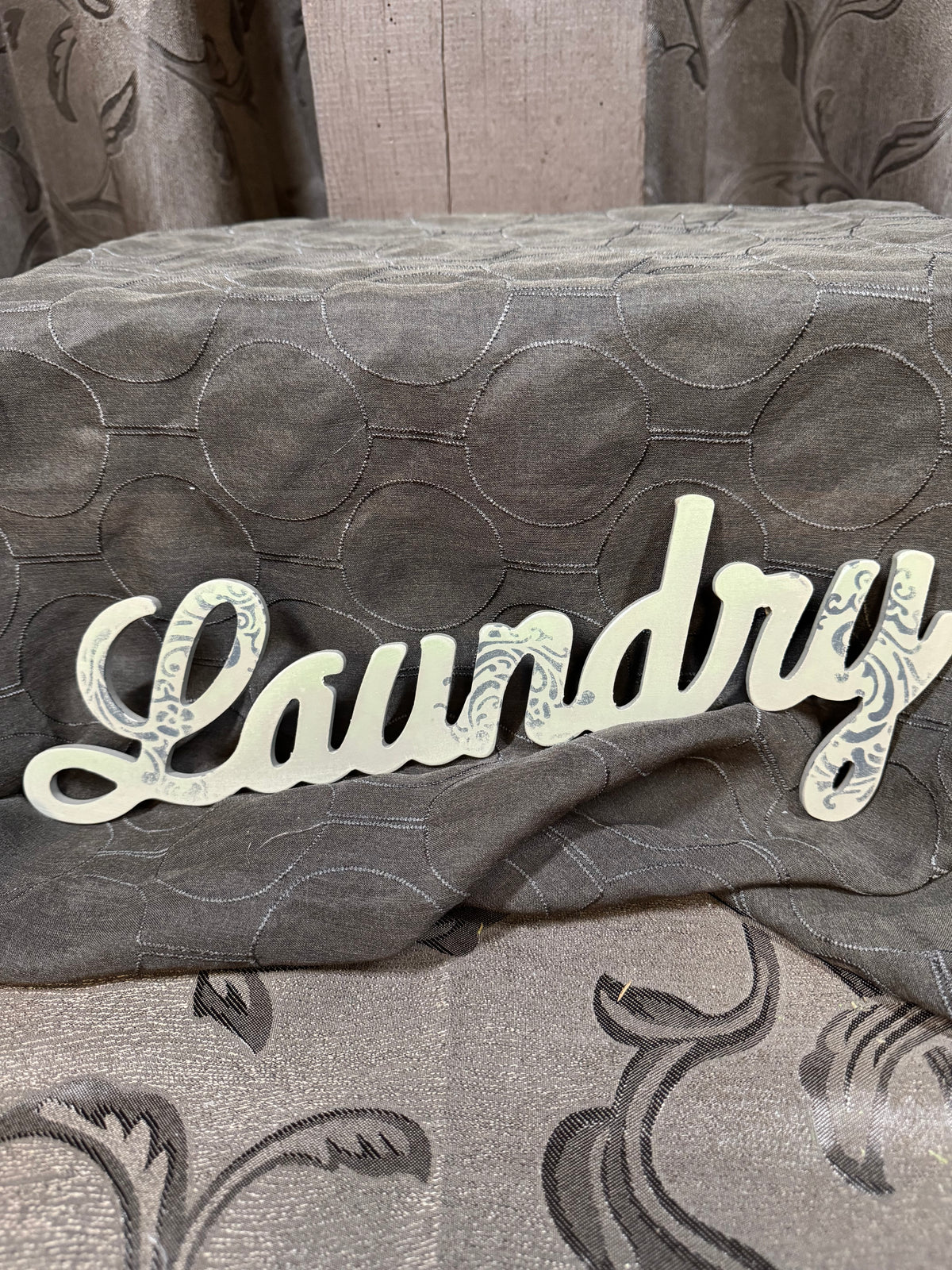 Laundry sign